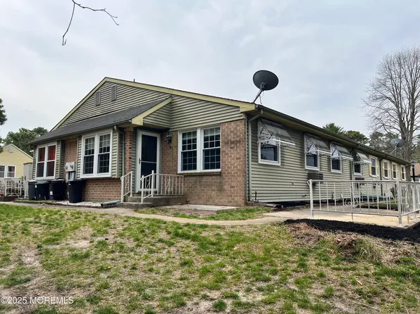 32 Easton Drive #D, Whiting, NJ 08759