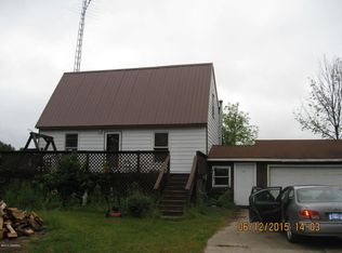 797 E 24th St, White Cloud, MI 49349