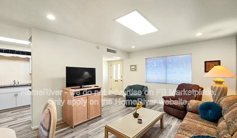 10828 W Crosby Dr — Photo 3