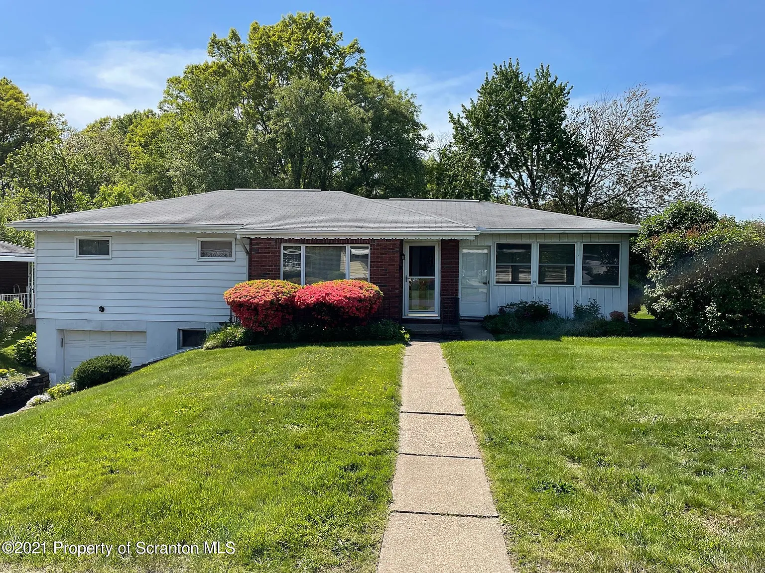 2802 S Webster Ave photo 1