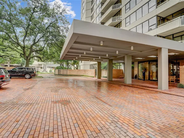 15 Greenway Plz Unit 18F, Houston, TX 77046