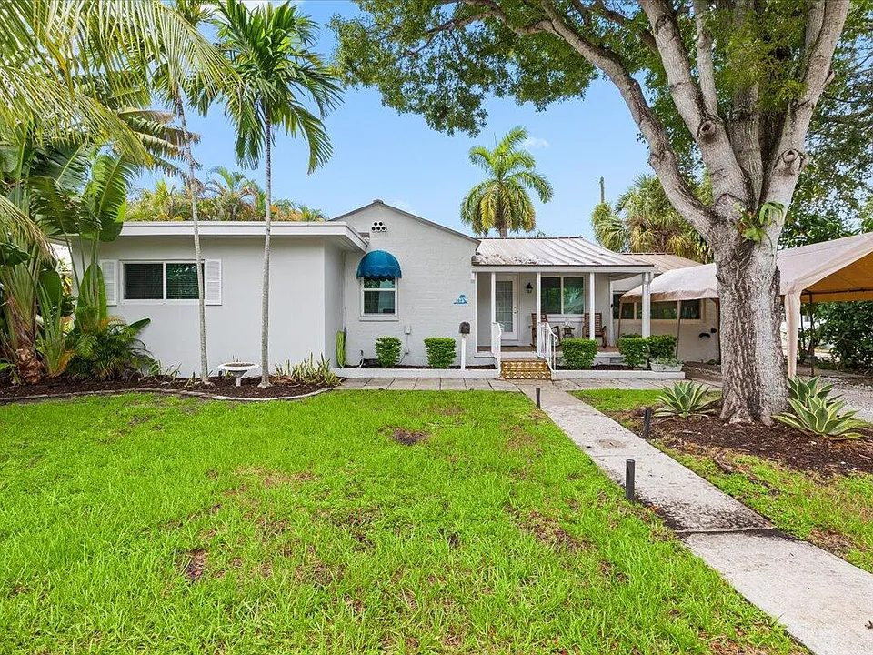 305 NE 14th Ave