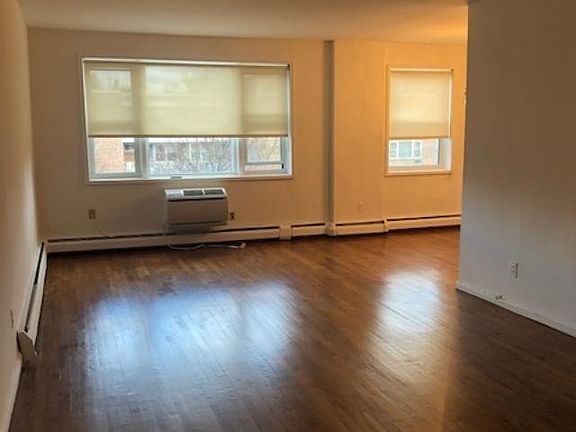 3rd image of 20 Chapel Pl APT 3J