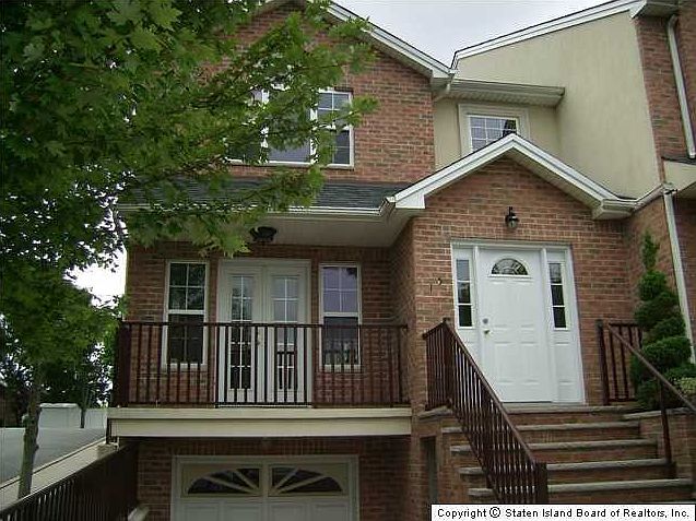 2nd image of 15 Santa Monica Ln