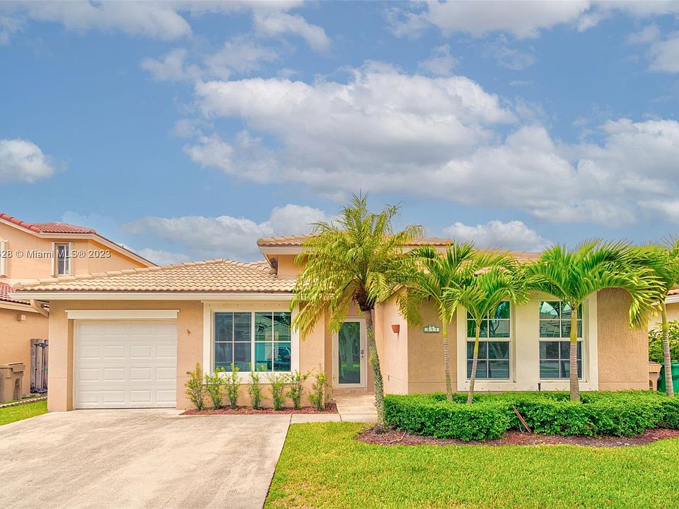 1st image of 311 W Royal Cove Cir