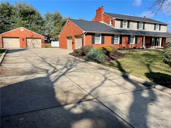 821 Jonathan Dr, Bethel Park, PA 15102