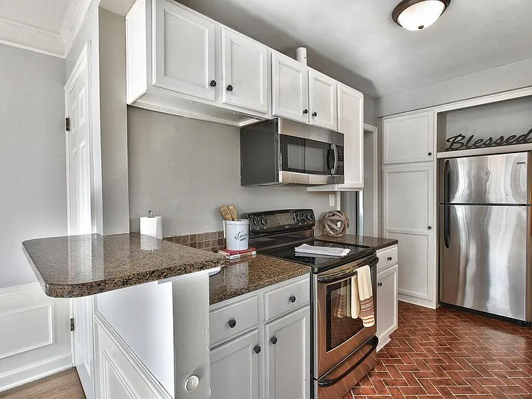 5633 Granada St — Photo 16