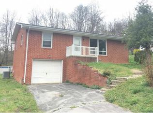 1504 Bell Ridge Rd, Johnson City, TN 37601