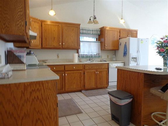 4th image of 1273 E Rebecca Ln