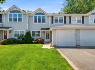 22 Indian Trce, Kings Park, NY 11754
