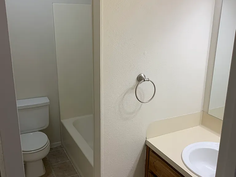 218 Kyla St #B — Photo 12