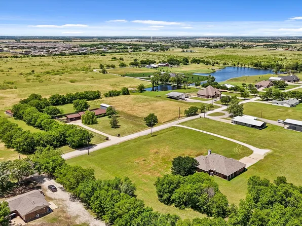 11062 Mesquite Hill Rd, Sanger, TX 76266