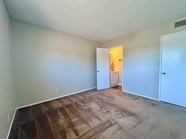 1452 3rd St #6 — Photo 14