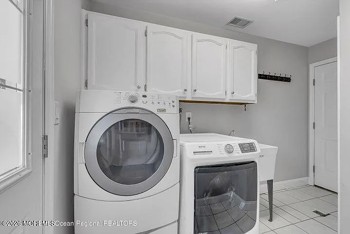 19 Bradley Ave — Photo 13