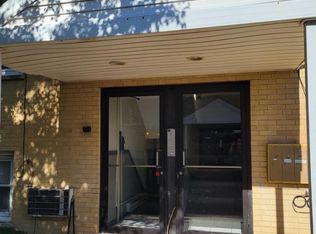 6630 W 95th St, Oak Lawn, IL 60453