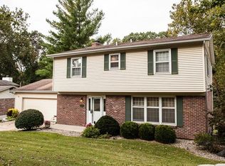 1215 Beaver Trail Dr, Saint Louis, MO 63135