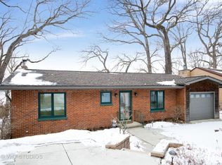 3229 E Lake Shore Dr, Wonder Lake, IL 60097