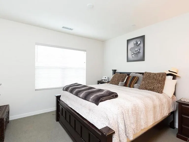 877 Blackstone Dr — Photo 26