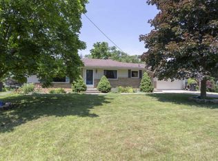 675 Summerset Dr, Jenison, MI 49428