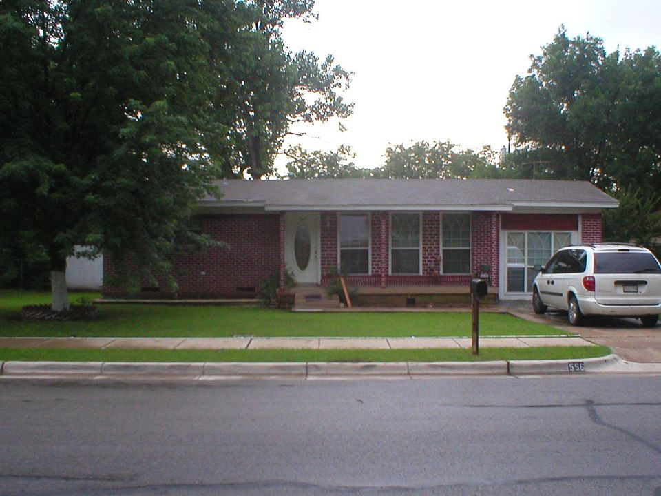 1st image of 556 Pine St