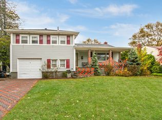 3 Liberty Ave, Hicksville, NY 11801