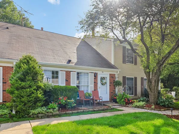 74 Silver Tree Cir, Cary, IL 60013