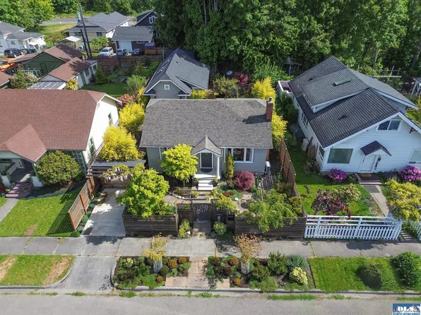 515 & 1/2 E 6th St, Pt Angeles, WA 98362