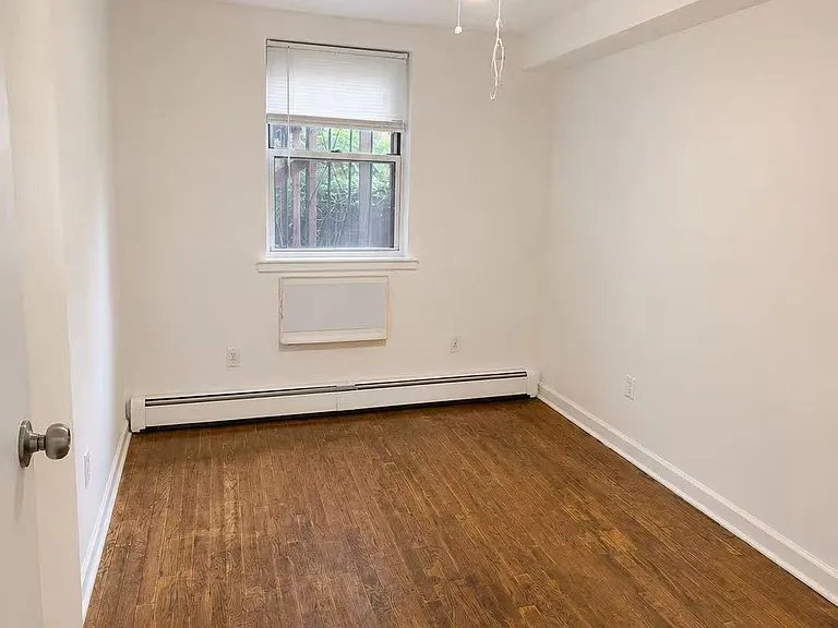 1392 Bristow St #1 — Photo 4