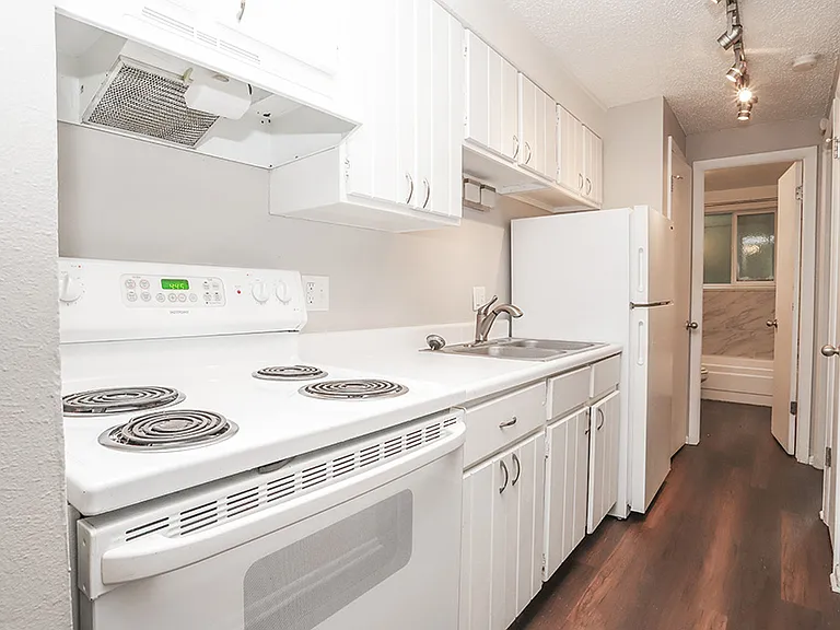 1280 Clayton St. Apartments — Photo 46