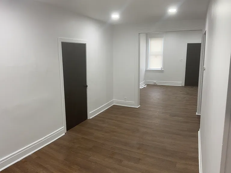 335 S 9th St — Photo 17