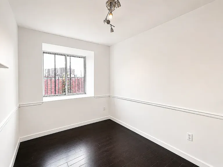 436 Wilson Ave #2V — Photo 5