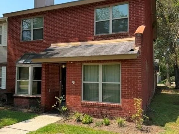 5412 Heatherstone Dr, Baton Rouge, LA 70820