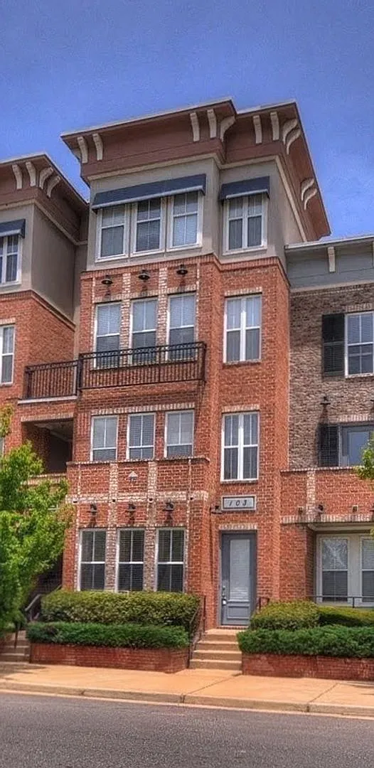 2 bed, 2.5 bath, 1239 sqft, $2,400 — Photo 1