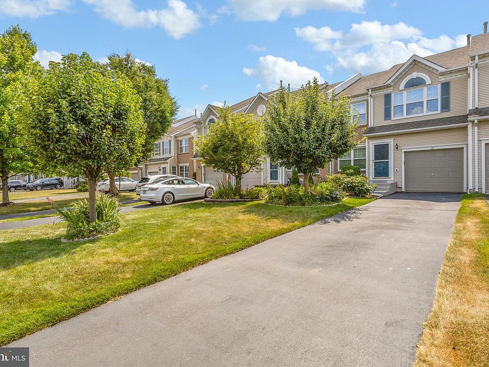 12 Sparrow Walk Newtown PA Zillow