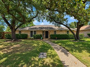 3917 High Summit Dr, Dallas, TX 75244