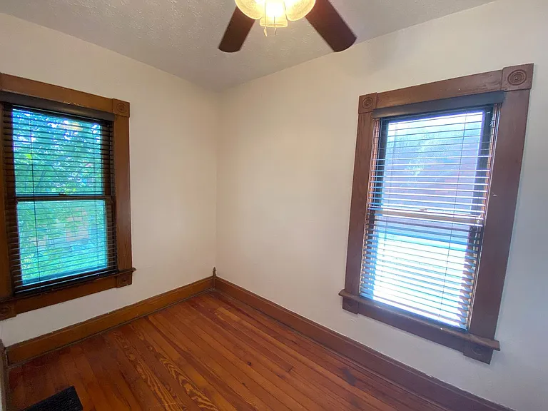 Price Ave 49-51 NCR — Photo 9