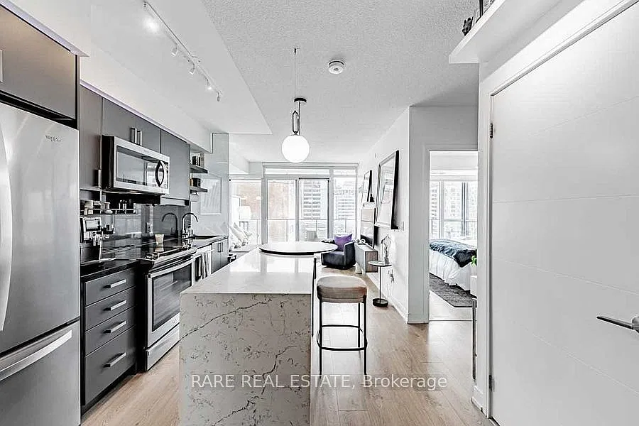 50 Wellesley St E — Photo 4