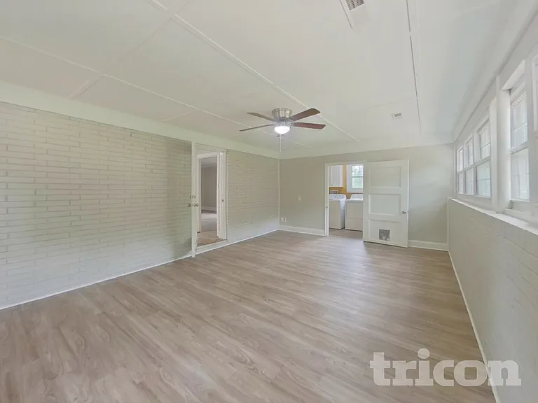 7511 Monroe Rd — Photo 17