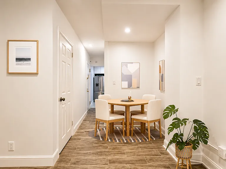 313 E 84th St #1B — Photo 3