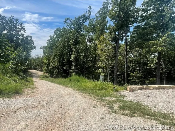 38 Legacy Ln, Sunrise Beach, MO 65079