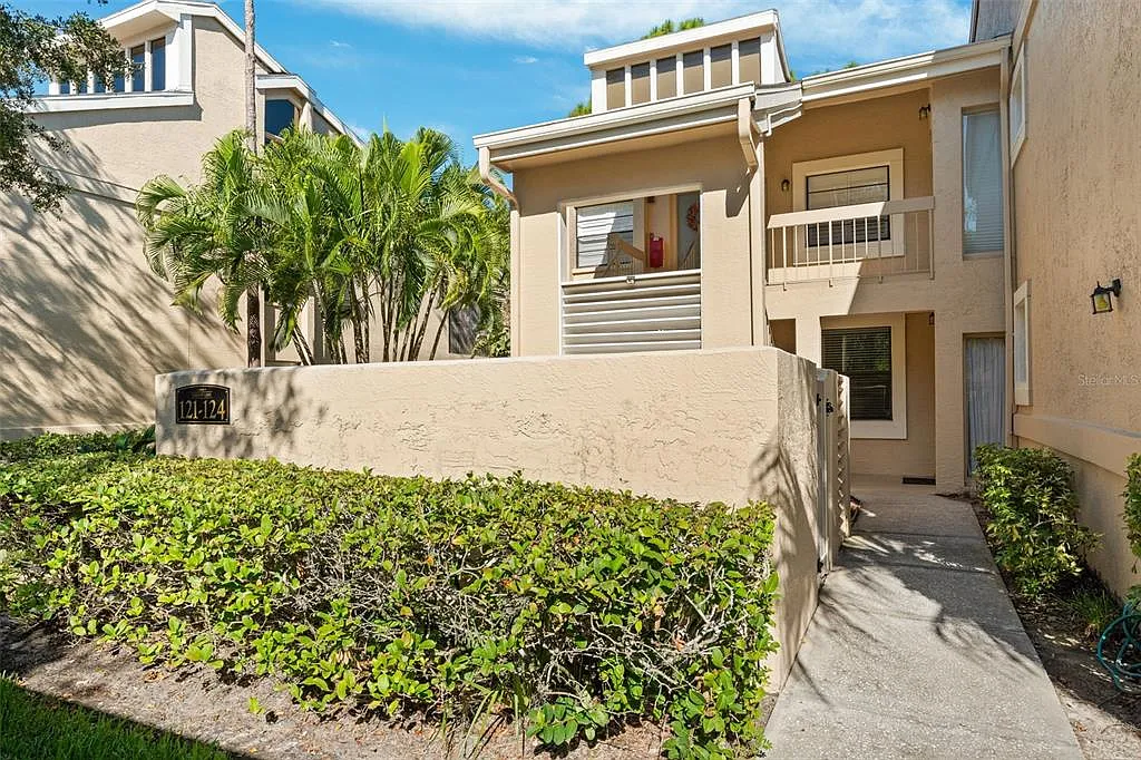 2 bed, 2.0 bath, 1334 sqft, $2,200 — Photo 3