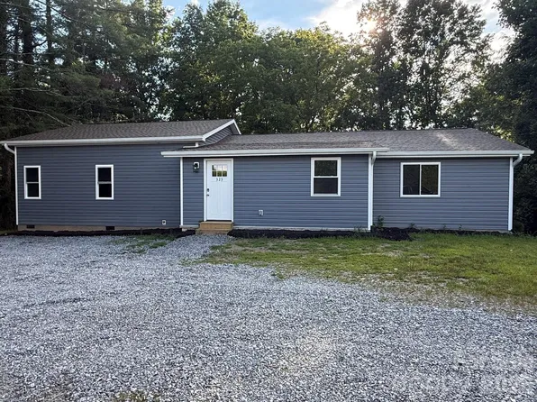 323 Stepp Ave, Hendersonville, NC 28739