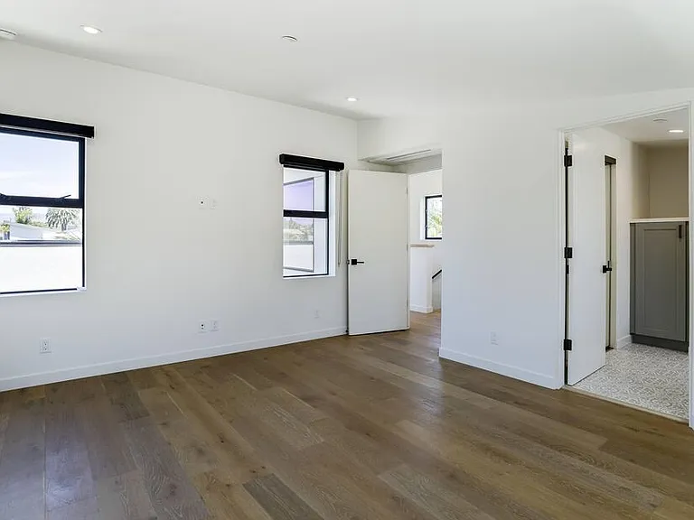 538 Vernon Ave — Photo 22