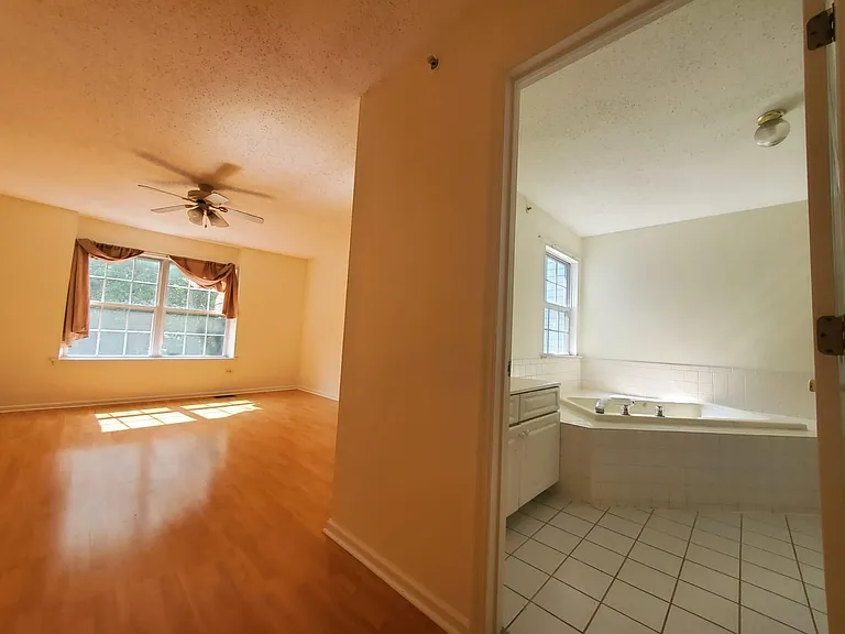 93 Prestwick Way — Photo 28