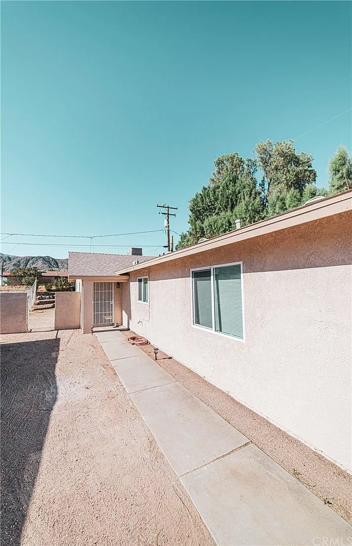 2 bed, 1000 sqft, $1,800 — Photo 1