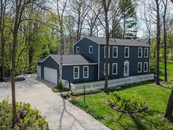 3996 Villa Oak Drive, Sun Prairie, WI 53590