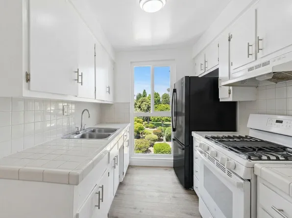 6828 Fulton Ave, North Hollywood, CA