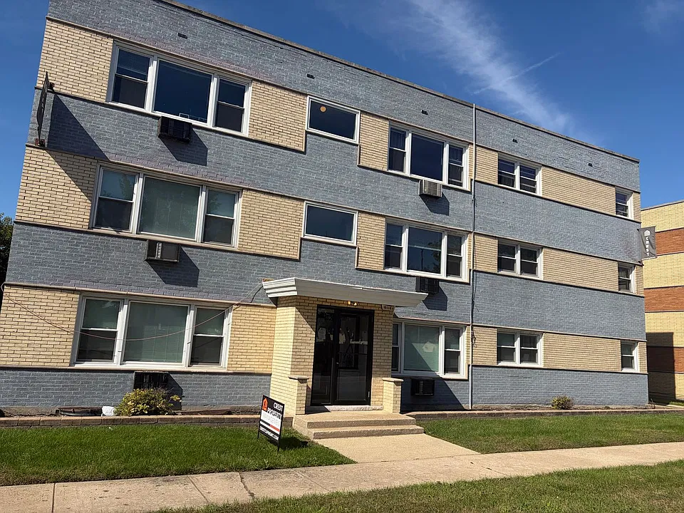 10114-16 S Pulaski Rd