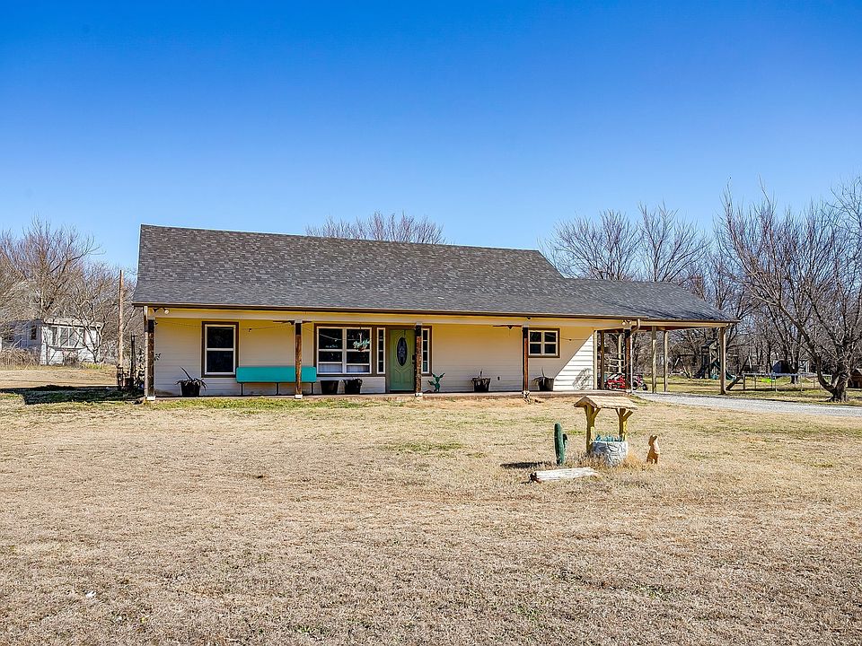 1st image of 301 Willow Cir