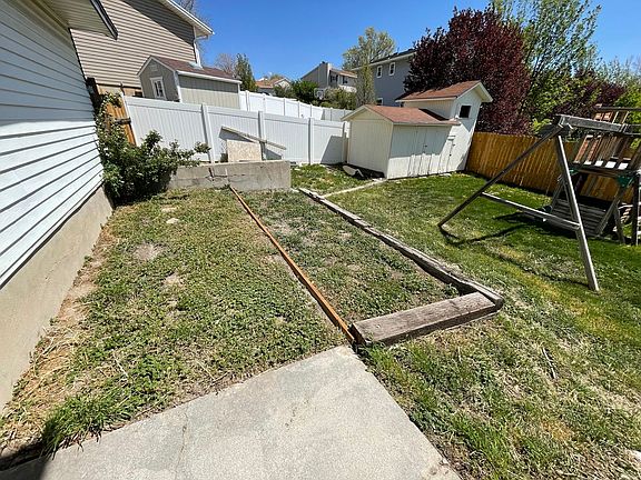 4th image of 967 W Potomac Cir